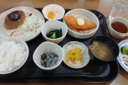 【画像】1泊『2500円』の宿の夕食が豪華すぎるｗｗｗｗｗ