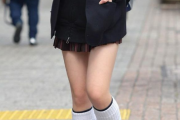 【画像】クッソスケベな体のミニスカJKが電車内で盗撮されてしまうｗｗｗｗｗｗｗ