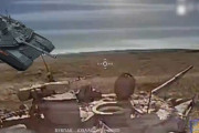 ウクライナ軍第92突撃旅団、ドローンでロシア最新鋭戦車T-90の車内撮影に成功！