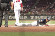 広島カープ痛恨のミス　延長10回、守備の乱れでヤクルト勝ち越しを許す