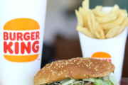 【悲報】海外のバーガーキング、写真詐欺だと訴えられるｗｗｗｗ