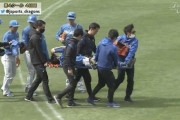 【vs.中日練習試合】日ハム五十幡、フェンスに激突し負傷交代　担架で運ばれる
