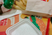 【悲報】バーガーキング、「ポテト塩付いてない」と指摘した女性への対応がこれｗｗｗｗ