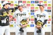 阪神・才木が決勝打のノイジーに「アイラブユー」と熱い抱擁　助っ人も「アイラブユー　トゥー」