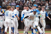 日本ハム万波がプロ野球史上2人目の快挙！1試合で先頭打者弾とサヨナラ弾は93年の中日パウエル以来