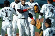 福浦西岡今江小坂の内野守備vs中田吉川尚岡本坂本の内野守備