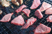 【画像】庭でBBQやってるけど誰か来ない？
