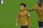 ◆悲報◆ソシエダFWサディクさん、決勝ゴールの久保建英に抱きつこうとして邪険にされる😭