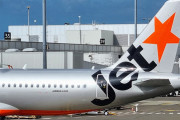 ジェットスター、全面が真っ白なやっつけ塗装の飛行機でしばらく運航予定