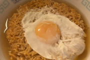 1年ぶりのチキンラーメン微妙でワロタｗｗｗｗｗｗｗｗｗｗｗｗｗｗｗｗ