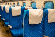 マナー「新幹線は窓側が上座。真ん中肘掛けは窓側の人が使うルール」　JR「そんな事実はない」
