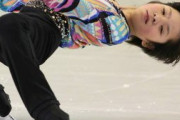 宇野昌磨の代名詞、クリムキンイーグル。幼少期より習得・維持、足首180度、上半身は氷と平行。手を放し再び舞う至高の美