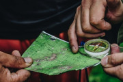 登山で使うコンパスと地図に詳しい奴おる？