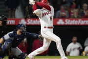 大谷翔平の飛距離136m特大26号ソロに全米騒然！←「打球音が大きい」（海外の反応）