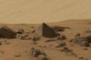 【画像】火星の人工物、やばすぎだろ...