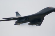 米軍B-1B爆撃機がソウル近郊で飛行実演…北朝鮮は軍事示威に反発！