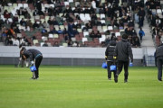 高校サッカー　選手権開幕戦で国立の劣悪ピッチがまた脚光「車輪の跡」「屋根が邪魔してるんじゃ」