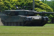 もう10式戦車にも慣れたけど、 この形(90式戦車)が好きなんです…全周センサー換装したら最新鋭とまだまだ戦えそう！
