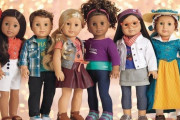 【ジェンダーニュートラル】子ども用オモチャから性別を排除へ　「アメリカンガール」も男の子の人形発売（画像あり）