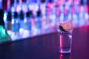 テニサーの飲み会「ウォッカ一気飲み」で学生死亡。　遺族「１億円損害賠償な。」