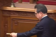 【動画】世耕弘成、通例の一礼せず岸田首相を無視→岸田首相、明らかに怒っていると話題「怖いな」