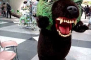北海道夕張市のゆるキャラ、怖すぎて子供が本気で泣き叫ぶ