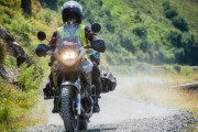 バイク乗ってる奴って結局車ぶつけるのがこわいんだろ？