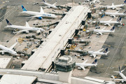 【米国】「NYの玄関口」ニューアーク空港で大混乱　遅延・欠航相次ぐ背景に“管制の危機”