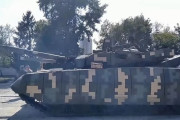 ウクライナ軍の戦車「T-84 オプロート」…新造してるのか？