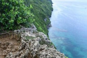【沖縄】ネットで「秘境・絶景スポット」と紹介　危険な崖に観光客が続々