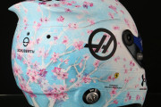 F1日本GP向けに桜を散りばめたミック・シューマッハのヘルメットが美しいと話題に（海外の反応）