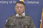 韓国軍、風船に戦闘機出撃