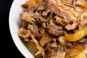 牛丼が一番おいしいと思う「牛丼チェーン」ランキング！ 2位は「すき家」、1位は？