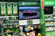 【悲報】ヨドバシカメラ秋葉原店のXboxコーナーでは、Xbox本体が棚から撤去。かわりにぬいぐるみが