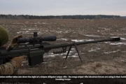 【画像】ウクライナ軍、某国から提供された驚愕兵器で装甲車を撃ち抜いている模様「こんなの始めてみたわ･･･」