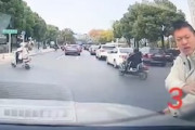 【動画】ドラレコ搭載車に当たり屋を仕掛けてしまった詐欺師。カメラにばっちり撮られる。