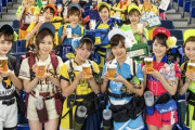 【画像】東京ドームの売り子、レベルが高すぎる