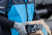 【悲報】アマゾン配達員、ガチで終わる。1個あたりの報酬を125円から90円に引き下げへ…