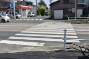 【悲報】信号のない『横断歩道』で車が止まってくれないんだけど・・・・・