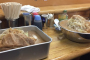 【給食的二郎】お前らこういうラーメンどう思うwwwwwwww（画像あり）