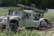 米陸軍が105mm榴弾砲を搭載したハンヴィー「2-CT Hawkeye MHSシステム」を購入！
