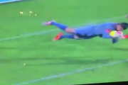 【動画】海外サッカー、とんでもないキーパーが発見される wwwww