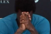 モンフィス、全豪オープン初戦敗退…会見で涙(´；ω；｀)