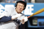 高校野球決勝であわや乱闘　死球でバット叩きつけてガン付け