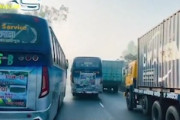 【動画】インドのバスの運転手、絶対に頭がおかしい(((ﾟДﾟ)))