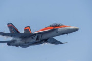米海軍第94飛行隊「マイティシュライクス」所属のF/A-18F戦闘機がパトロール飛行！