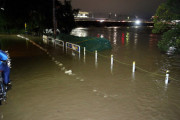 【台風19号】東京・二子玉川駅付近で大規模な氾濫、浸水被害　住民「折角高いお金をかけて家を建てたのに…いつになったら引くのか」★２