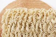 韓国人「世界初、食べたくなくなるインスタント麺の広告がこちら」