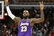 【NBA】来季のレブロンの年俸は？情報筋「ベテラン最低契約の可能性はない」
