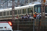 【兵庫】男性がホームに飛び込み電車にはねられ死亡。巻き込まれた女性5人を救急搬送